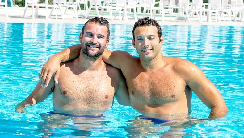 Niccolò Beni e Mirco Di Tora in piscina